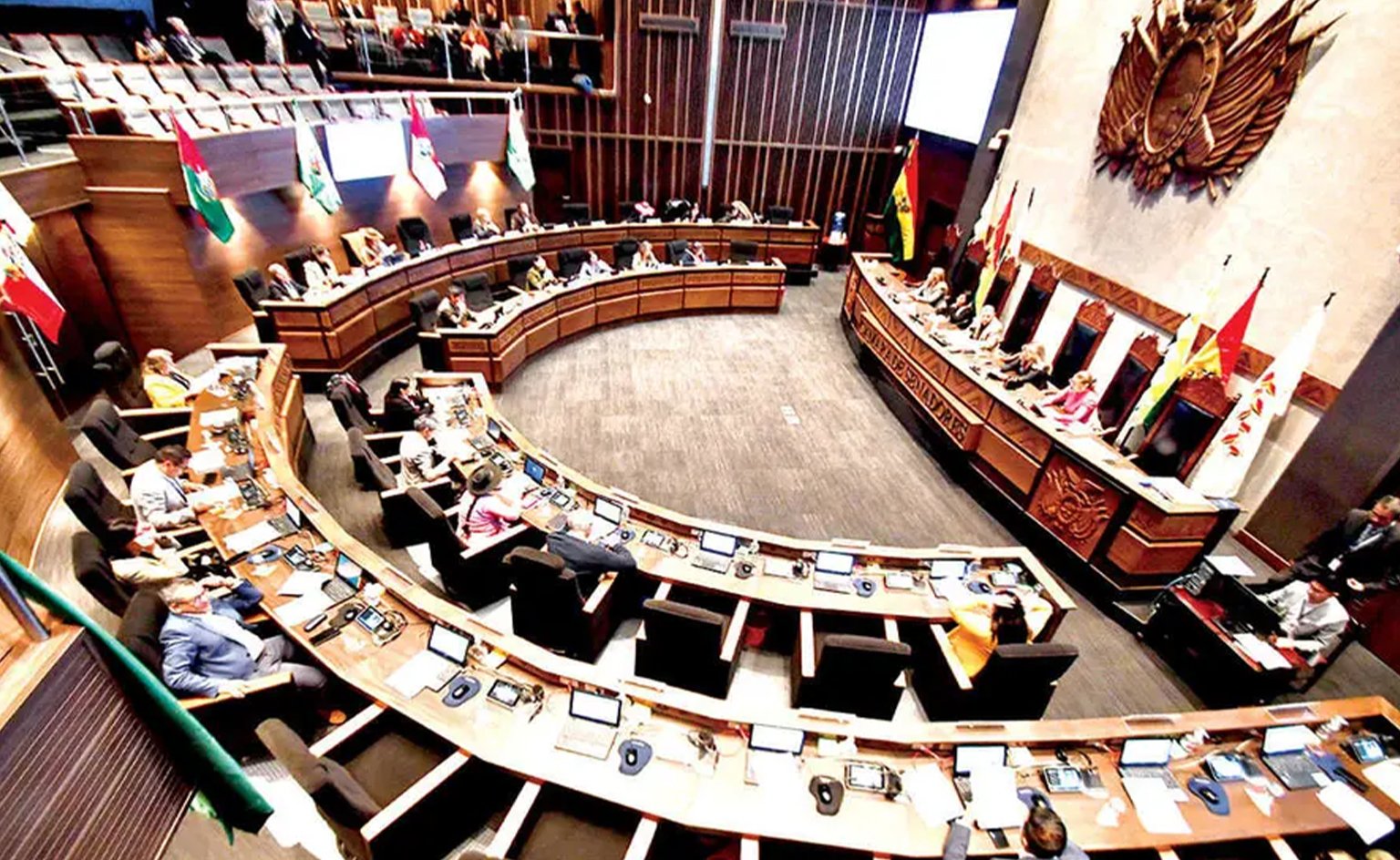 Senado aprueba ley para anular nueva escala de tarifas aéreas