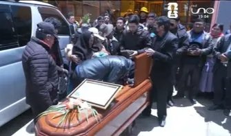 “Mi hijita apareció muerta, la mataron”: El Alto llora a Ivone y exige justicia