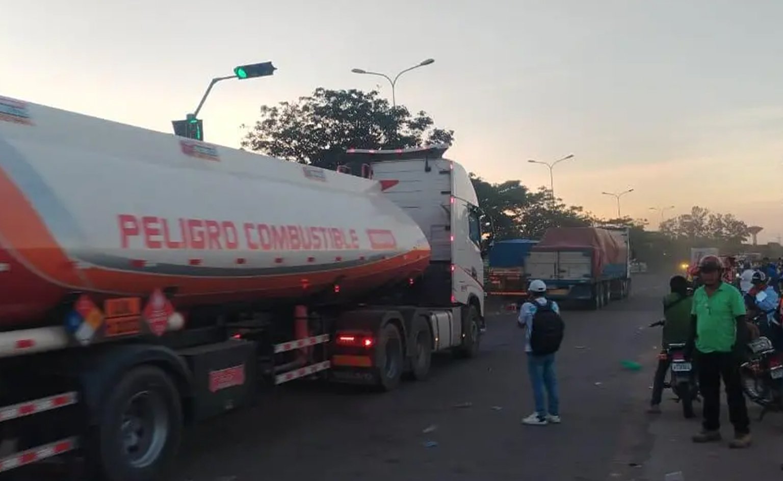 Levantan bloqueos en el norte de Santa Cruz y declaran cuarto intermedio hasta el lunes