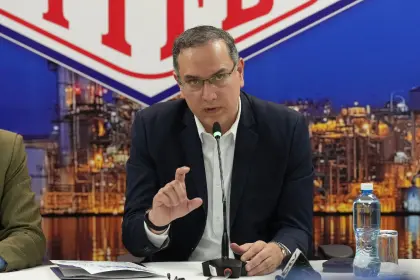 Fiscalía citará a autoridades de YPFB por presunto sobreprecio en la compra de combustible