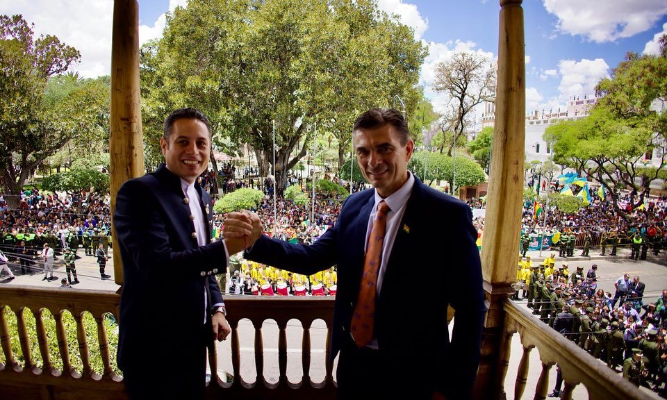 Lara tilda de “Pinocho” a Rodrigo Paz y dice que “carga la cruz” de haberlo ayudado a ganar