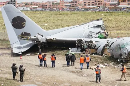 Piloto del Hércules C-130 declaró que los frenos no respondieron tras aterrizar en El Alto, según su abogado