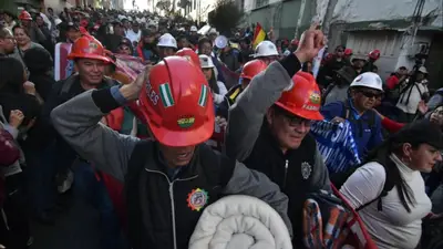 Liberan a 12 fabriles detenidos tras toma simbólica del Ministerio de Trabajo