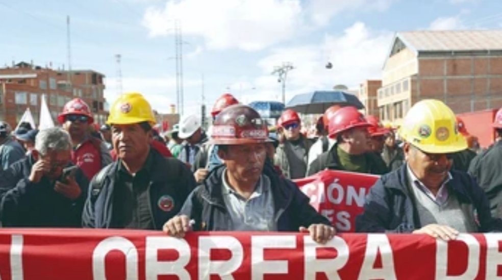 Rechazo de gremialistas y transporte pesado debilita paro indefinido de la COB