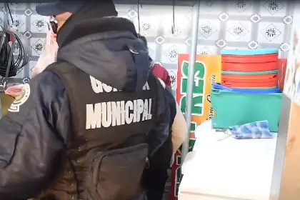 Denuncian presunta comercialización de carne de burro en El Alto en medio del desabastecimiento