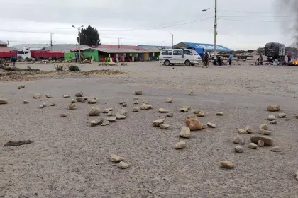 Gremiales y transportistas anuncian acción penal contra dirigente de la COB por bloqueos